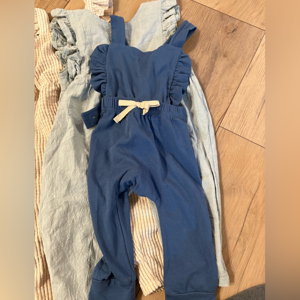 18M Spring/Summer Large Bundle - Picture 2 of 16
